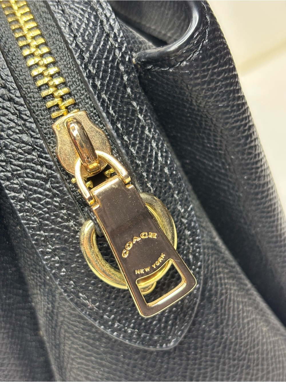 Coach Mini Lillie Carryall in black crossgrain leather and gold hardware - Picture 5 of 14